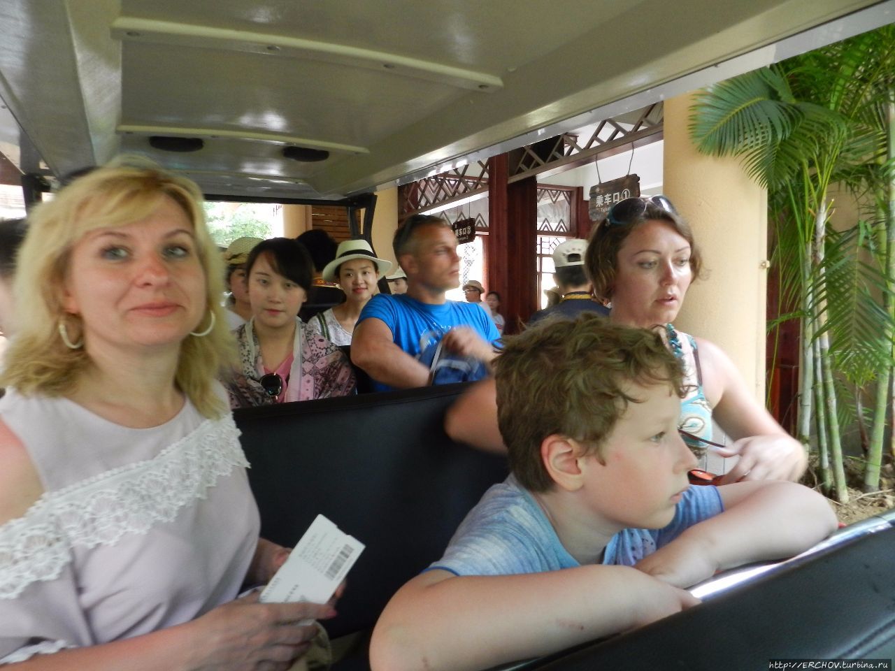 Экскурсия в этнографическую деревню. Ч — 1. Народность Ли Провинция Хайнань, Китай Экскурсия в этнографическую деревню. Ч — 1. Народность Ли Провинция Хайнань, Китай