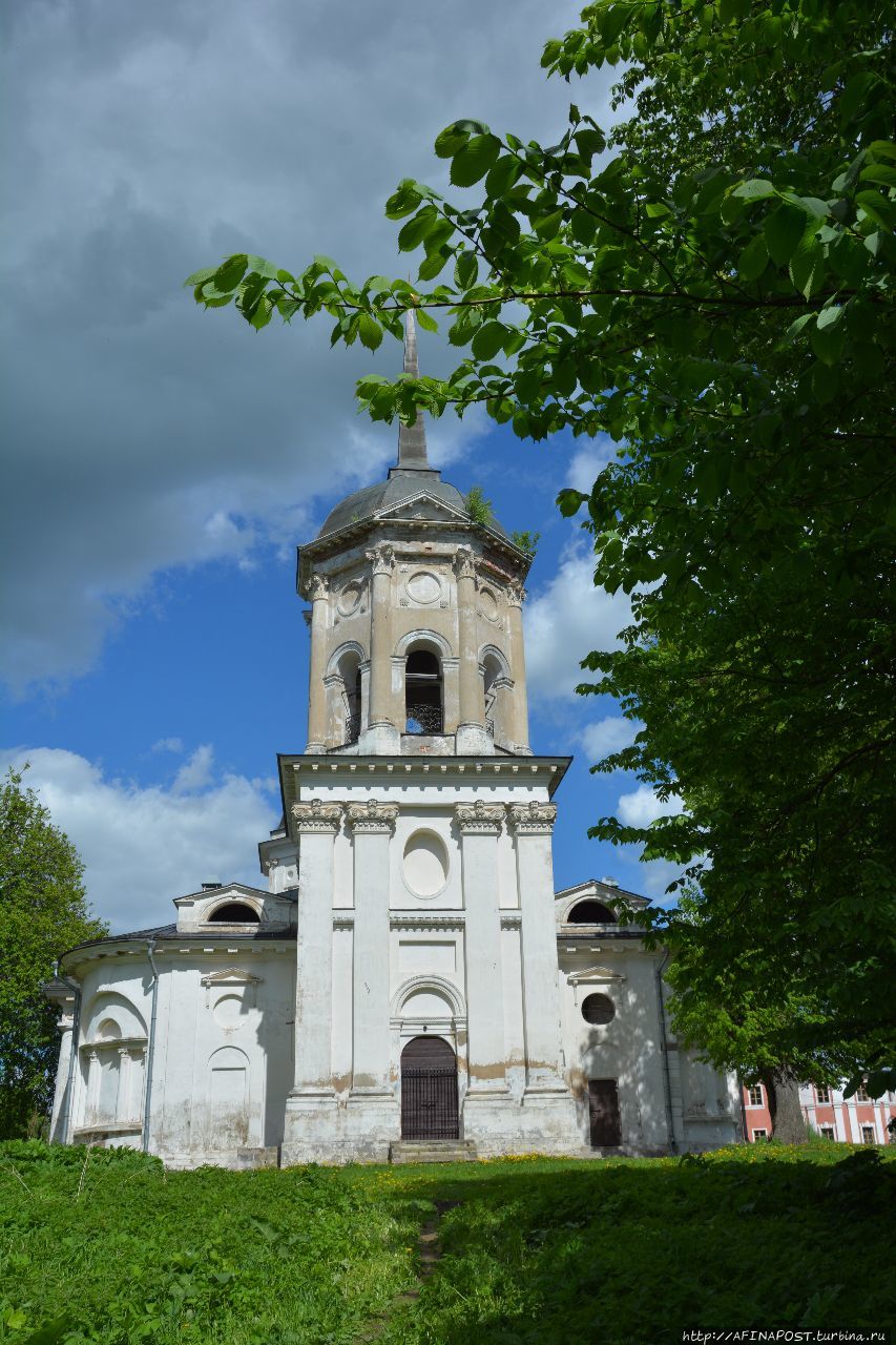 Церковь Иоанна Предтечи в Яропольце Ярополец, Россия