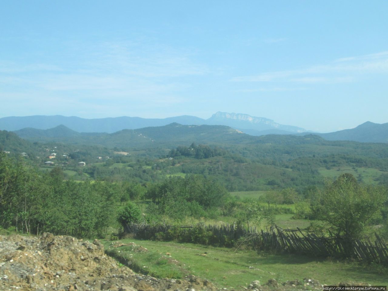 Поездка в Рачу Амбролаури, Грузия Поездка в Рачу Амбролаури, Грузия