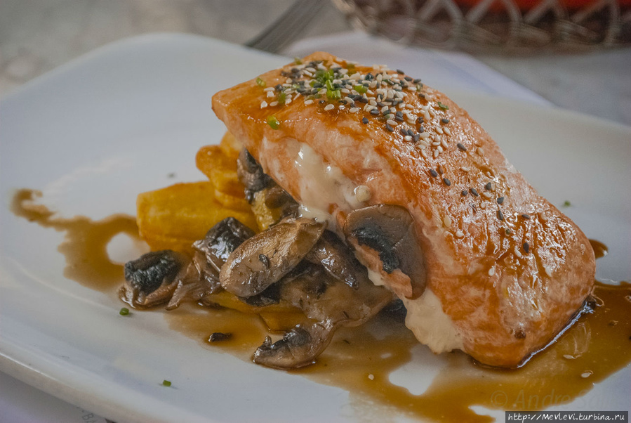 Вечно юная Барселона Барселона, Испания Вечно юная Барселона Барселона, Испания