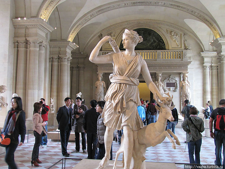 Диана Охотница скульптора 2 века до нашей эры,создатель скульптуры Леохар Париж, Франция