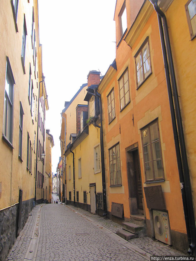 Кондиционеры в Гамла Стане есть, но как следует припрятаны. Кондиционеры в Гамла Стане есть, но как следует припрятаны.