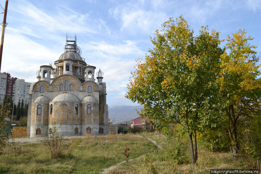 Храм Святых Царственных Страстотерпцев Алушта, Россия