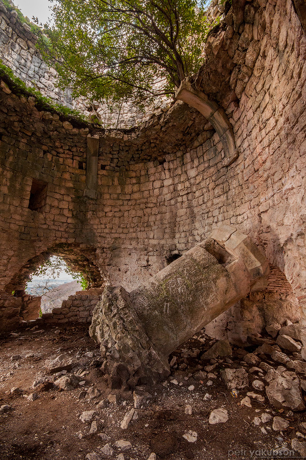 В древности башня имела четыре этажа Новый Афон, Абхазия