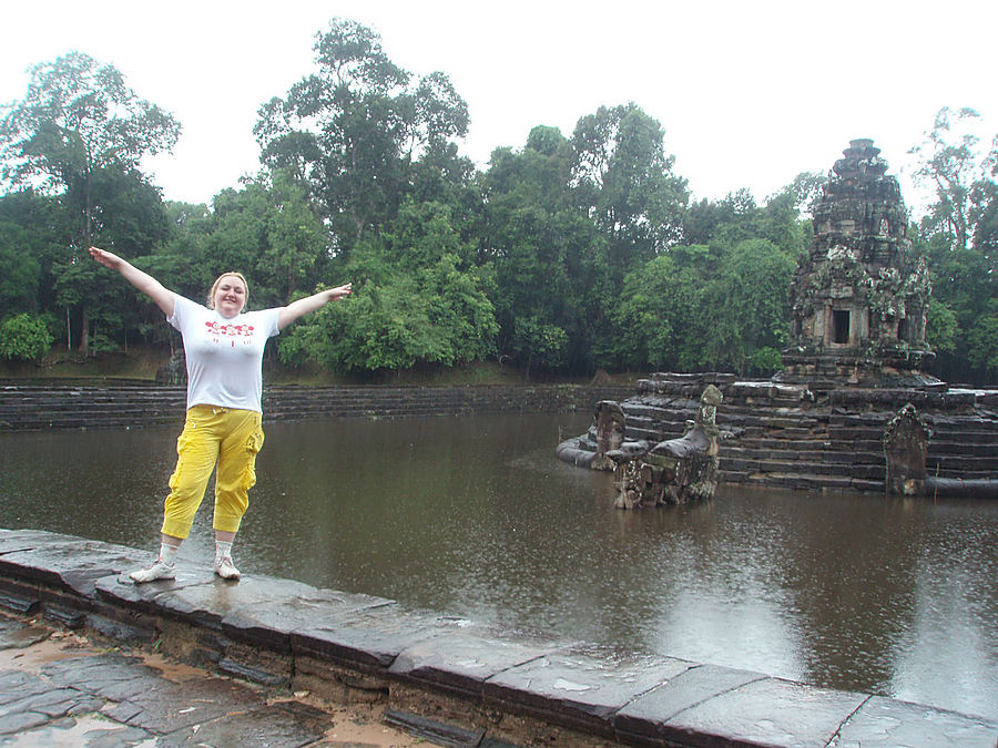 Ник Пин. Теплый дождь Ангкор (столица государства кхмеров), Камбоджа