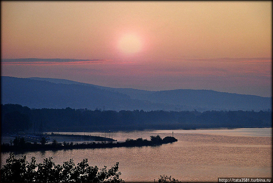 Из окна отеля Из окна отеля