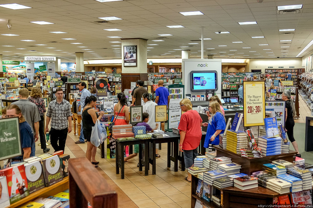 22. Книжные магазины в США всегда при деле — по разным оценкам на сегодняшний день американцы являются самой читающей нацией. Миннеаполис, CША