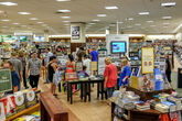 22. Книжные магазины в США всегда при деле — по разным оценкам на сегодняшний день американцы являются самой читающей нацией.