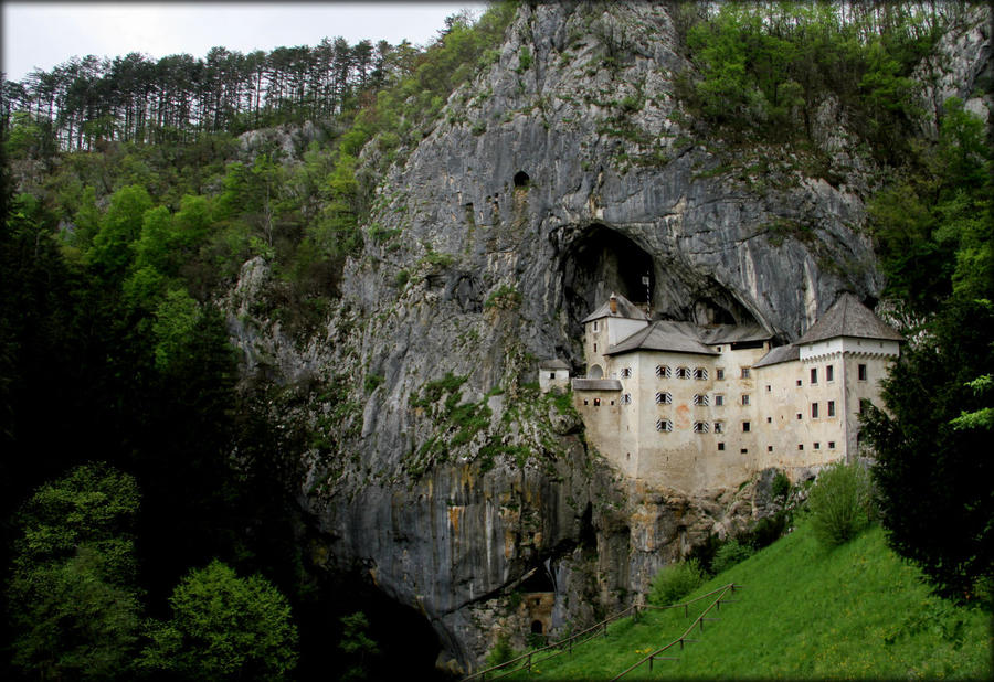 История древнейшего замка Словении Постойна, Словения