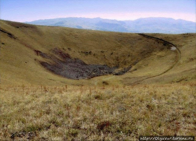 Дурной вулкан Вайоц Сар Вайотс-Сар вулкан, Армения Дурной вулкан Вайоц Сар Вайотс-Сар вулкан, Армения