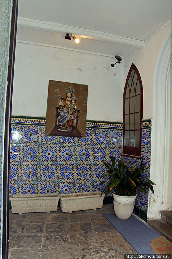 Кафедальный собор Св. Марии Коронованный как зеркало истории Гибралтар город, Гибралтар