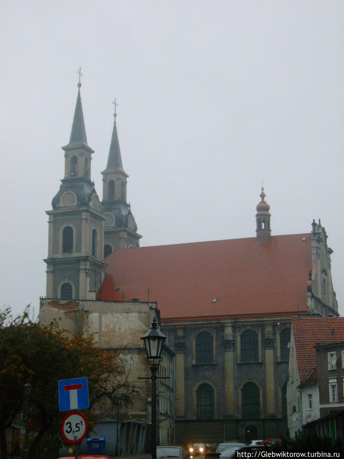 Kościół Podwyższenia Krzyża Świętego Бжег, Польша