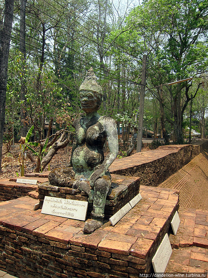 Лесной монастырь Ват Умонг (Wat Umong) Чиангмай, Таиланд