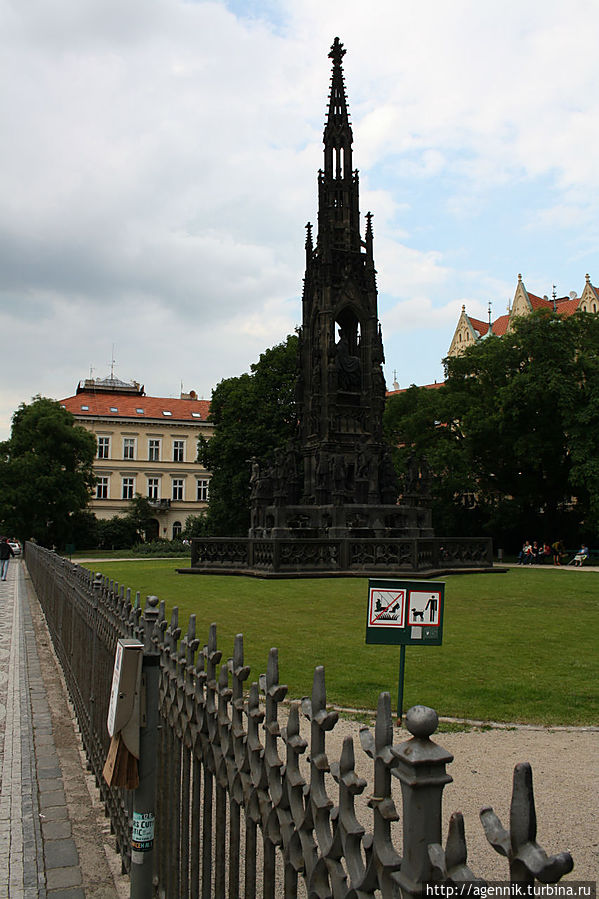 Памятник историку Франтишеку Палацкому Прага, Чехия