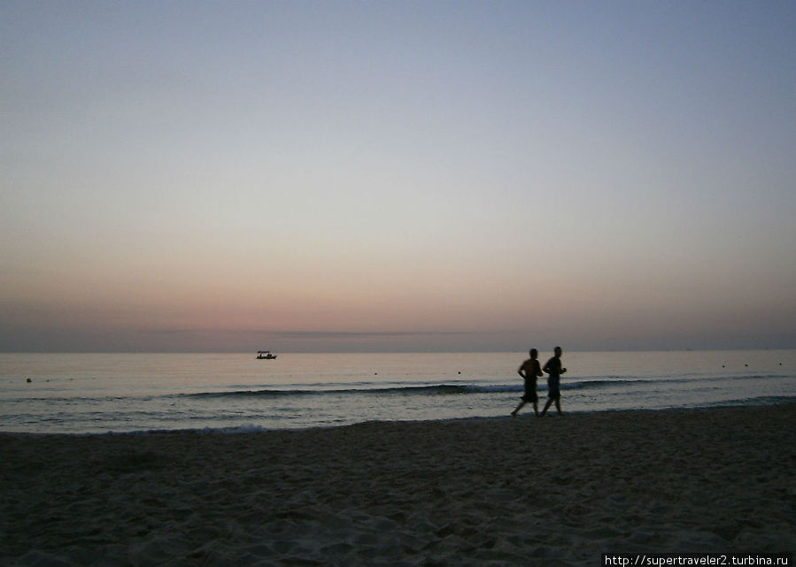 Рассвет в пляжной зоне Сусс, Тунис