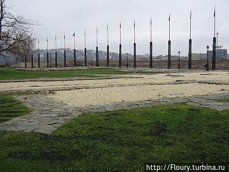 По приказу Марии-Терезии была разрушена церковь. Вина церкви была в том, что не позволяла монаршей особе любоваться Дунаем. По приказу Марии-Терезии была разрушена церковь. Вина церкви была в том, что не позволяла монаршей особе любоваться Дунаем.