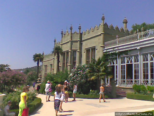 Алупка. Воронцовский дворец. Морская сторона Севастополь, Россия