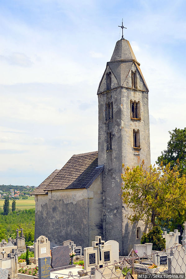 Церковь XIII в. Хевиз, Венгрия