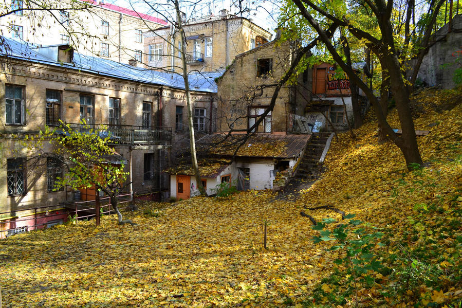 Атмосферные задворки Крещатика Киев, Украина