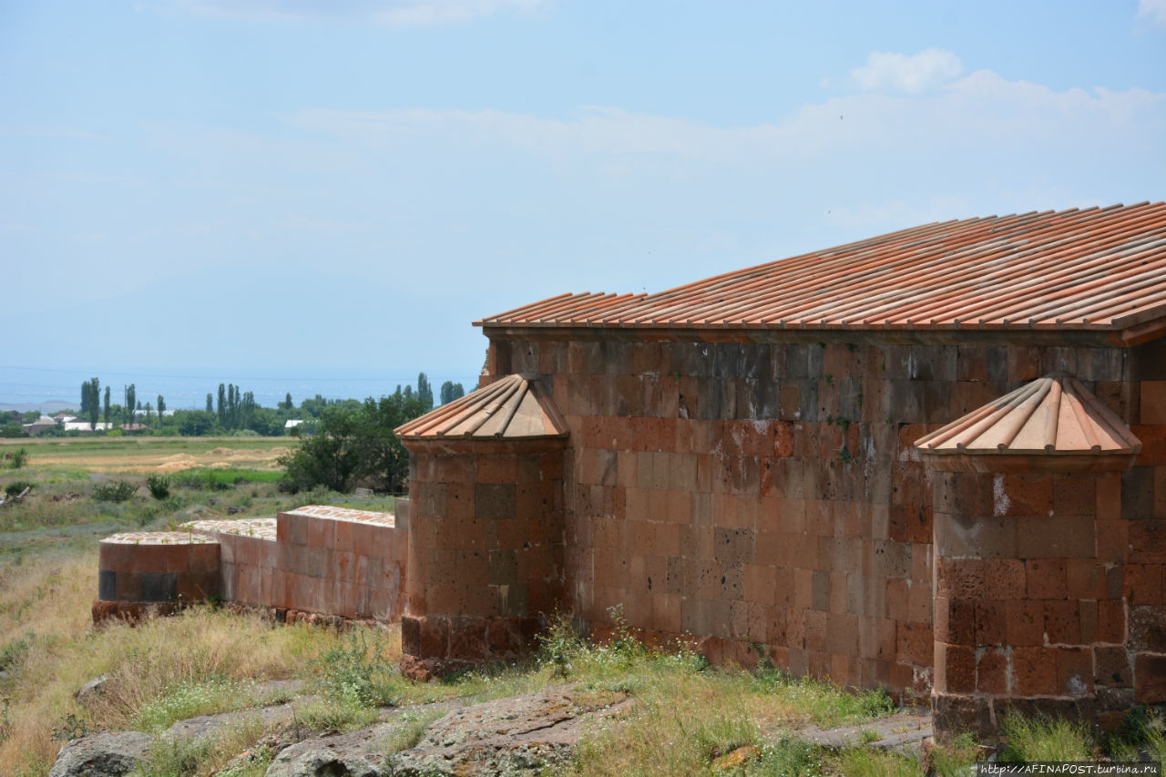 Караван-сарай у села Аруч Аруч, Армения