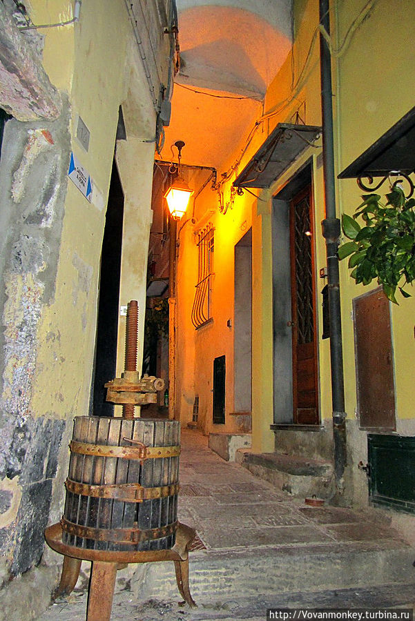 Чинкве Терре 4: Закат в Вернацце Вернацца, Италия