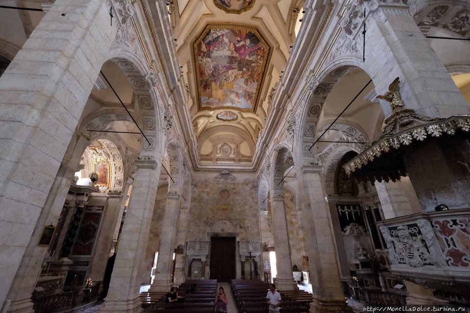 Кальари : Кафедральный собор Санта Мария Ассунта Кальяри, Италия