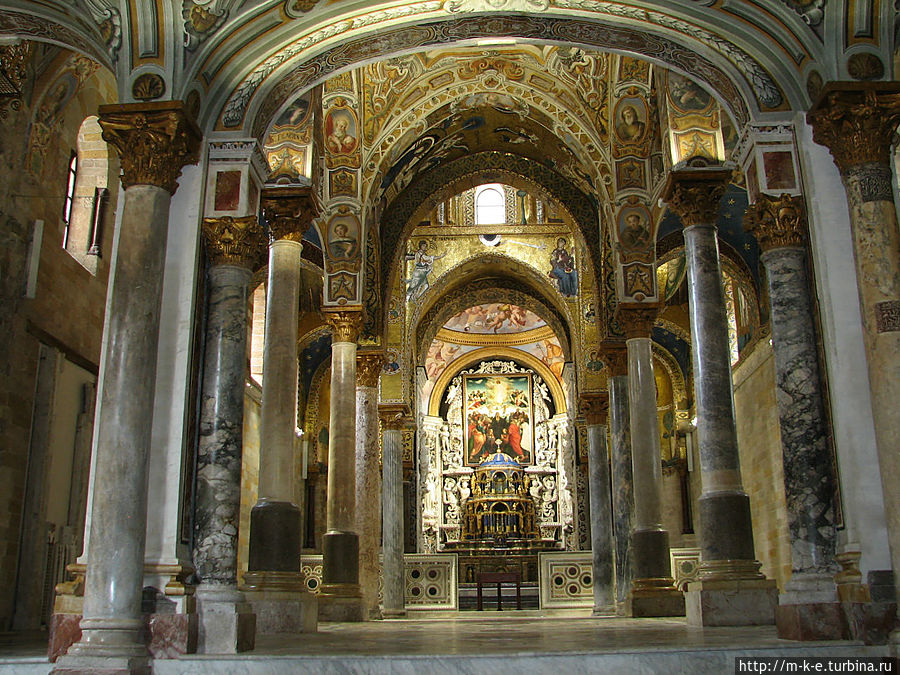 Внутреннее убранство церкви Марторана Палермо, Италия