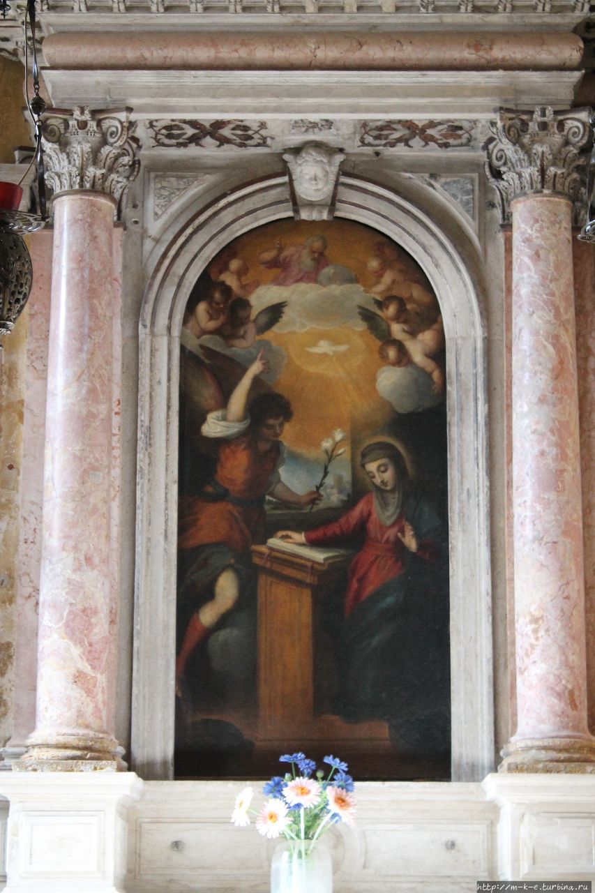 Церковь Сан Тровазо. Картины отца и сына Тинторетто Венеция, Италия
