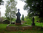 Чудом сохранившееся старинное кладбище у церкви Успения Богородицы