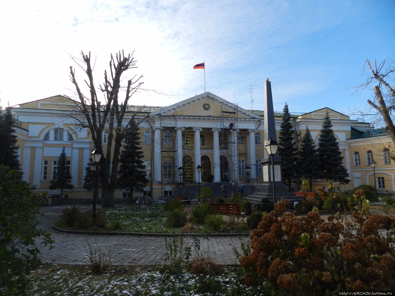 Посольство Армении в России / арм. Լազարյան ճեմարան