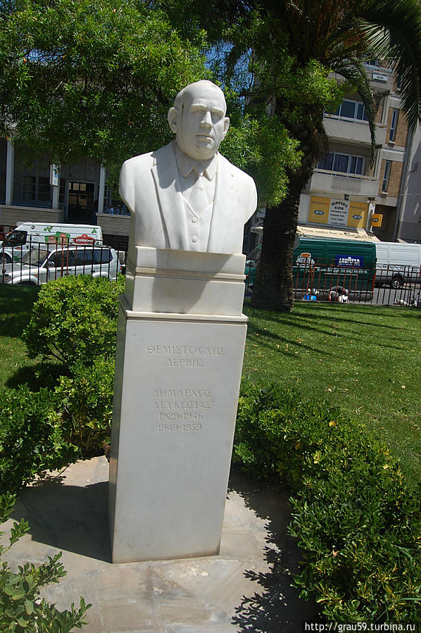 Памятник Фемистоклу Дервису Никосия, Кипр