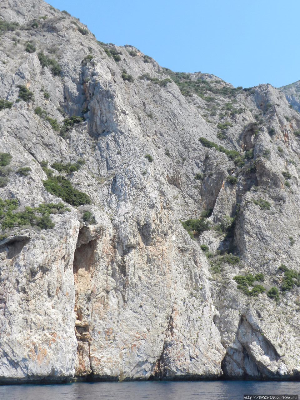 Берега и паромы, монастыри и дороги Автономное монашеское государство Святой Горы Афон, Греция