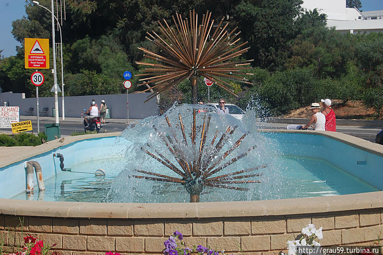 Фонтан в Айя-Напе Фонтан в Айя-Напе
