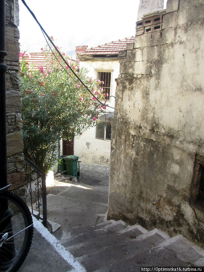 В лабиринте узких улочек старого города Мармарис, Турция
