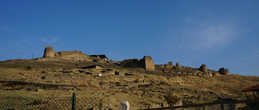 Таким  видится   древний   Пергам   со  стороны   бывшего   Нижнего    города.