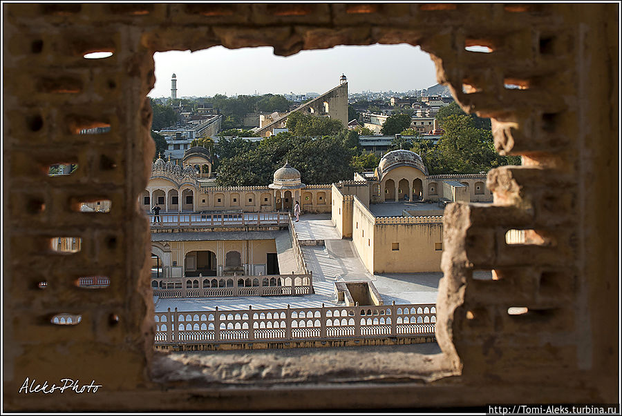 Во дворце около тысячи окон...
* Джайпур, Индия