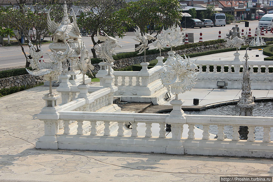 Чианграй, 5-й день, Ват Ронг Кун (Wat Rong Koon) Чианграй, Таиланд Чианграй, 5-й день, Ват Ронг Кун (Wat Rong Koon) Чианграй, Таиланд