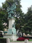Статуя солдата установлена в честь памяти героев венгерской революции 1848г.