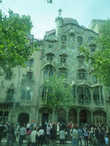 Дом Батльо. Строился с 1904 по 1906 год и является фантастической работой великого мастера Антонио Гауди