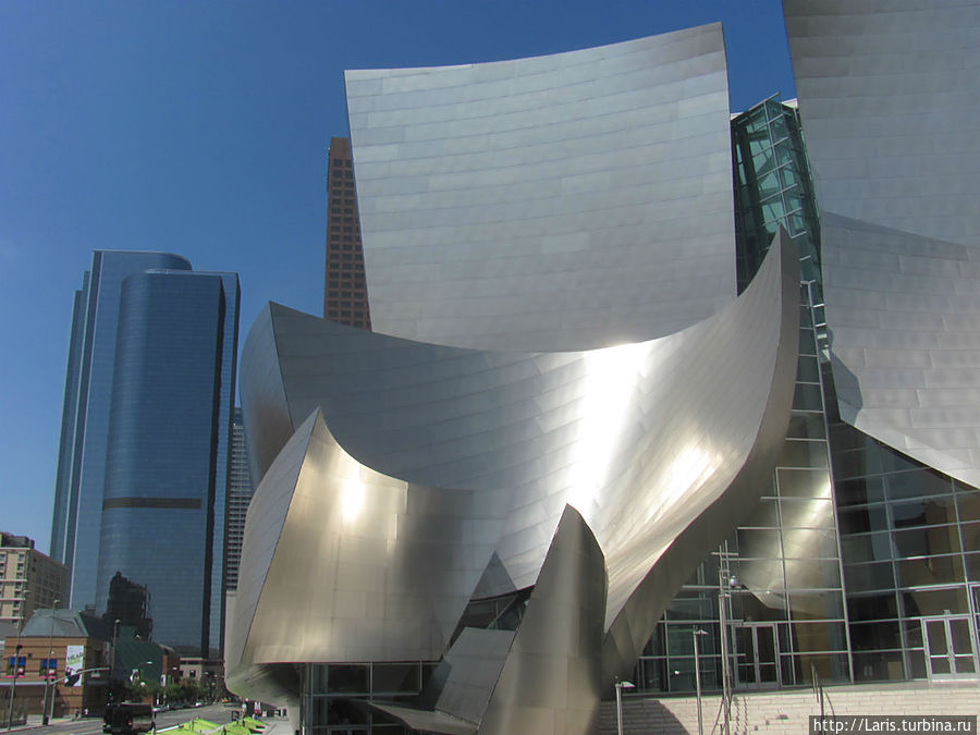 Театр Диснея. Архитектор все тот жэ Фрэнк Гери Театр Диснея. Архитектор все тот жэ Фрэнк Гери