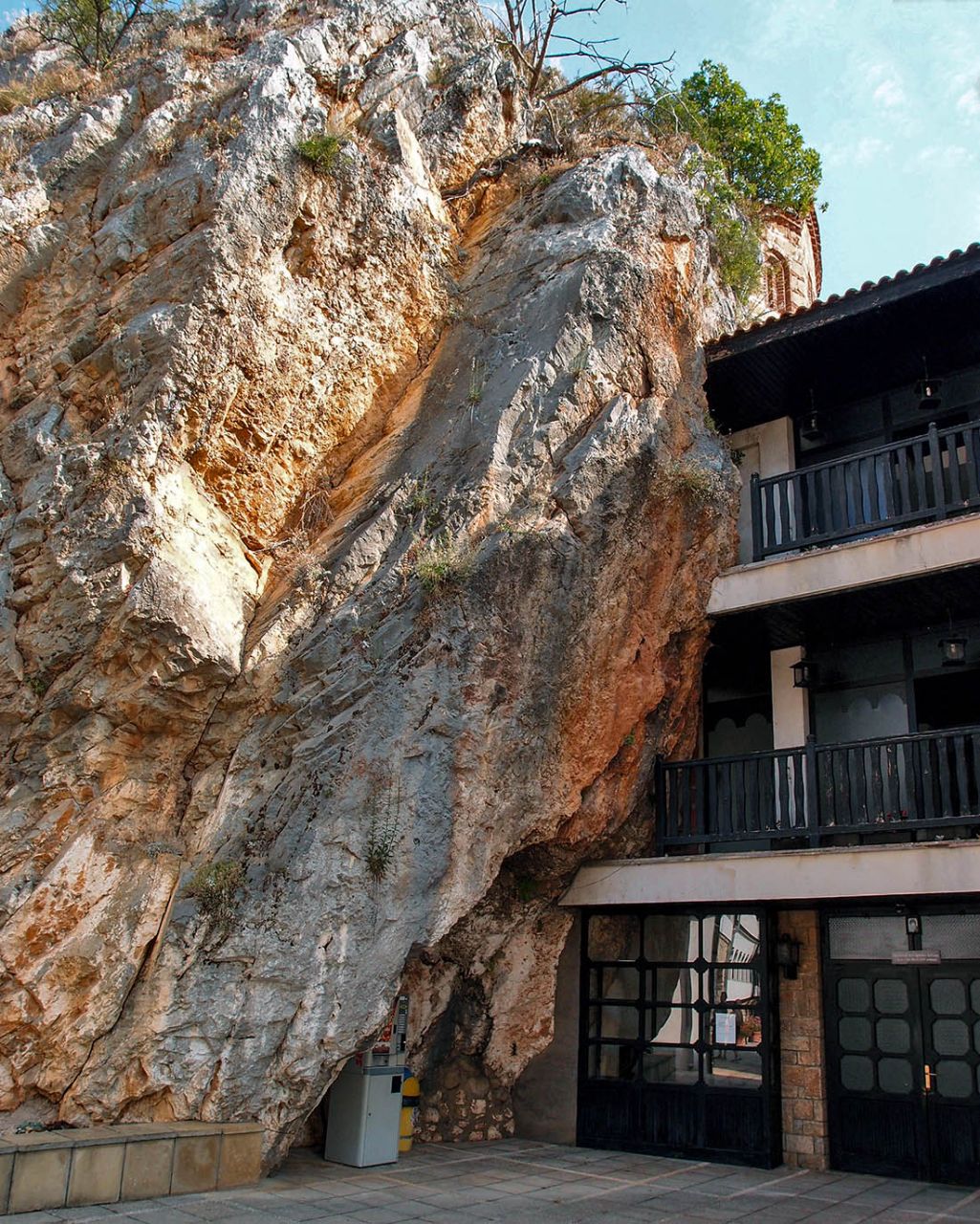 Пещерные церкви Калишты и Радожды Радожда, Северная Македония