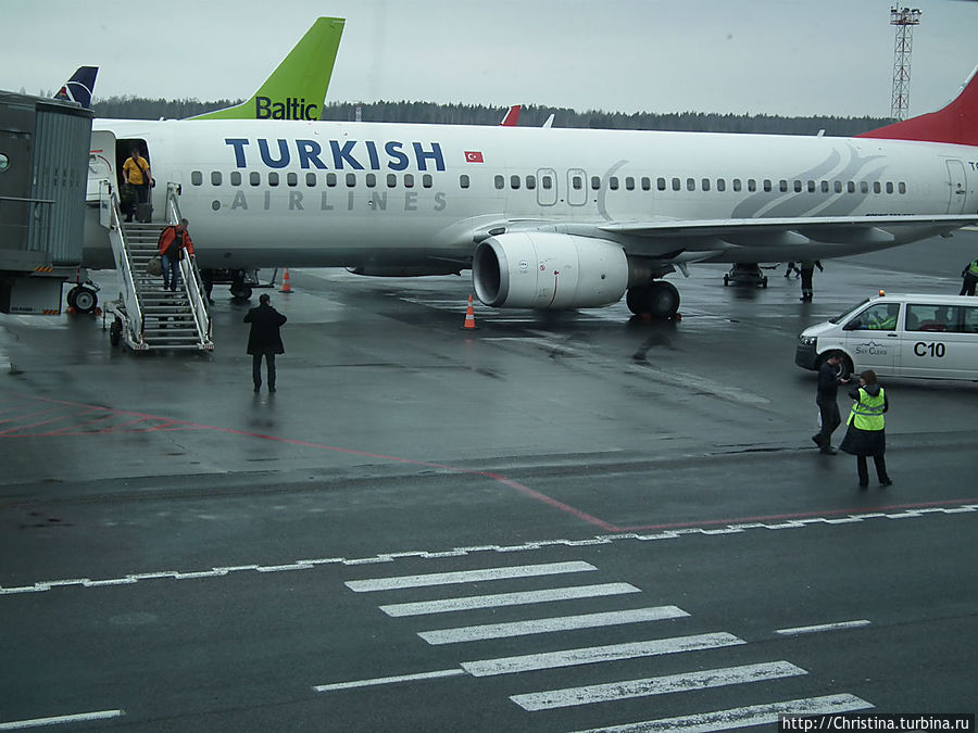 Аэропорт Рига. Перед посадкой в самолет. Стамбул, Турция