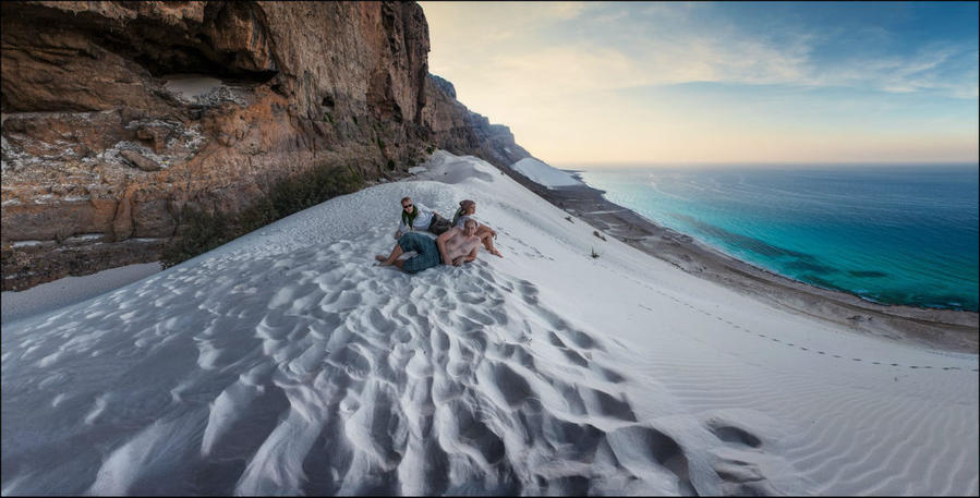 На вершине песчаных дюн Archer Йемен