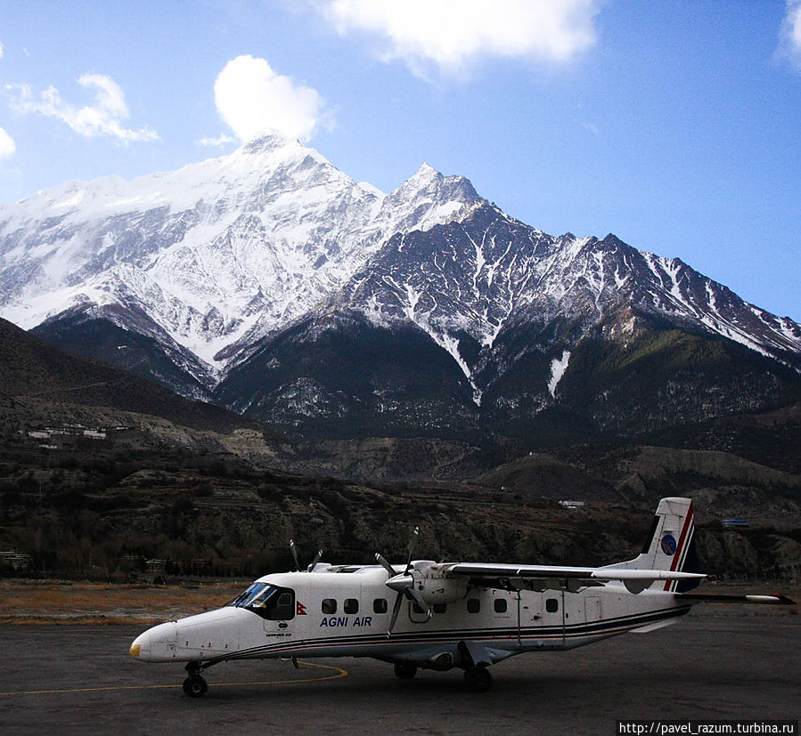 аэропорт Джомсома на высоте 2800 м, Гималаи, Непал Джомсом, Непал