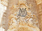 Скульптурный декор 18 в. над южным порталом собора