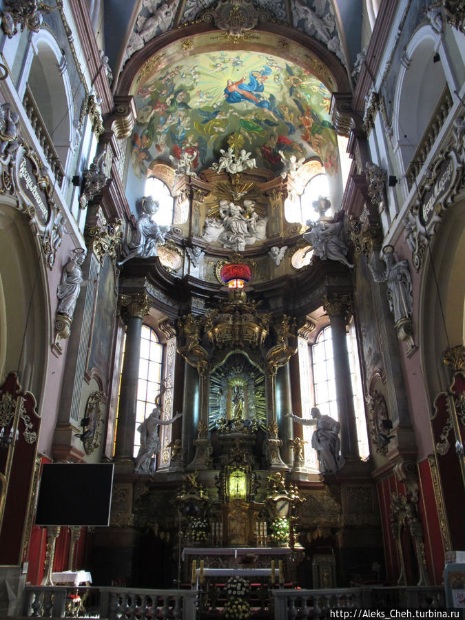 Презбитериум и олтарь костела Wniebowzięcia Najświętszej Marii Panny, 1344 год Клодзко, Польша