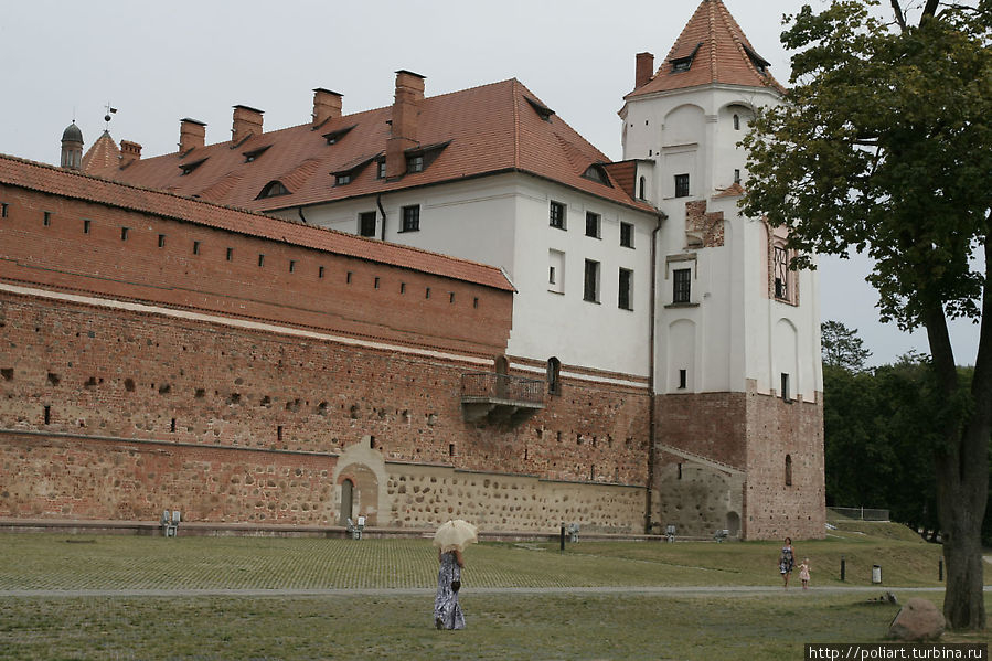 Мирский замок — интерьер и экстерьер Мир, Беларусь Мирский замок — интерьер и экстерьер Мир, Беларусь
