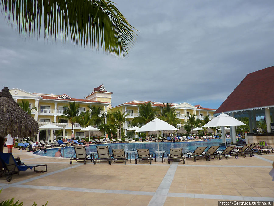 Еще один бассейн. Еще один бассейн.