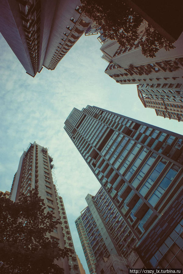 Гонконг действительно ориентирован вертикально. Небоскребы,они повсюду! Город Стекла и бетона)