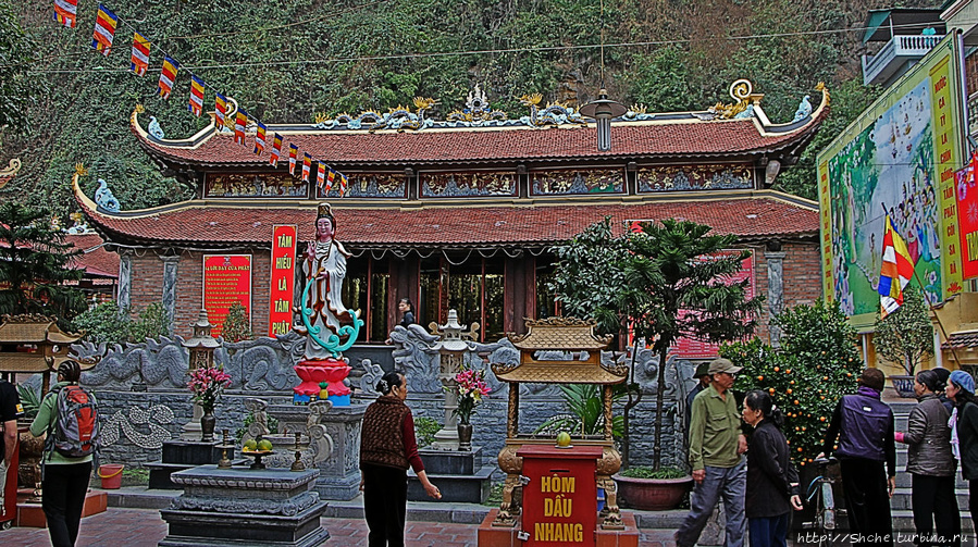 Буддистский монастырь (14в.) в Ха-Лонге